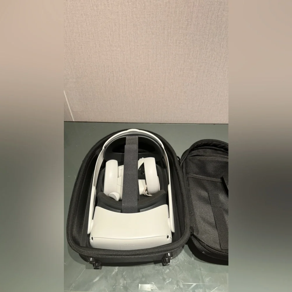 Oculus Quest 2 - Includes Elite Strap and Hard Case